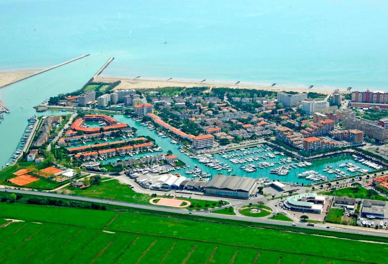 Relax By The Garden - Flat For Up To 6 Guests Apartment Porto Santa Margherita di Caorle Exterior photo