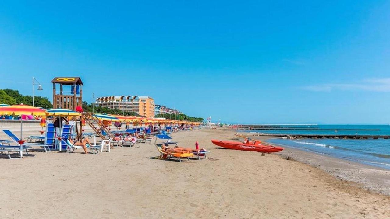 Relax By The Garden - Flat For Up To 6 Guests Apartment Porto Santa Margherita di Caorle Exterior photo