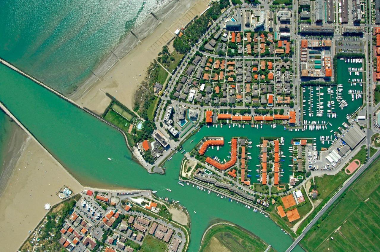 Relax By The Garden - Flat For Up To 6 Guests Apartment Porto Santa Margherita di Caorle Exterior photo