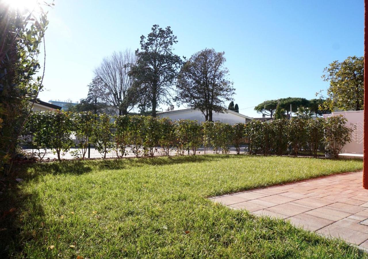 Relax By The Garden - Flat For Up To 6 Guests Apartment Porto Santa Margherita di Caorle Exterior photo