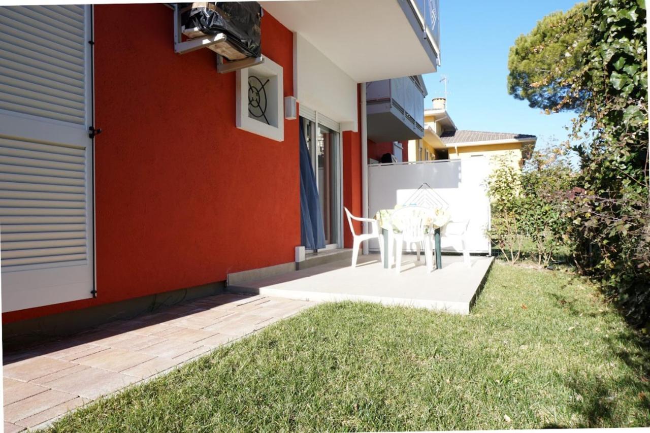 Relax By The Garden - Flat For Up To 6 Guests Apartment Porto Santa Margherita di Caorle Exterior photo